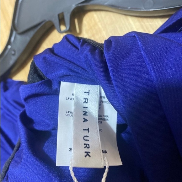 Trina Turk Women's Monaco Ruffle Tankini Off Shoulder Swimsuit Top NWT size 4 - Picture 9 of 10